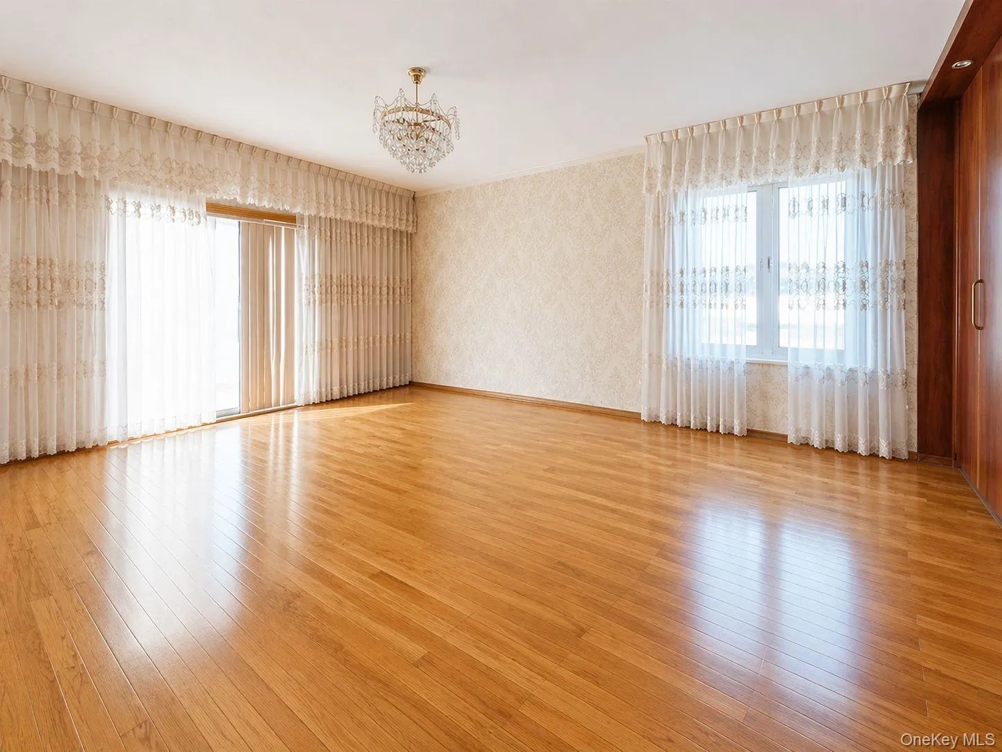 10201 62nd Road, New York, NY, 5 Bedrooms Bedrooms, 8 Rooms Rooms,2 BathroomsBathrooms,Residential,For Rent,62nd,0,989919 10201 62nd Road, New York, NY, 5 Bedrooms Bedrooms, 8 Rooms Rooms,2 BathroomsBathrooms,Residential,For Rent,62nd,0,989919