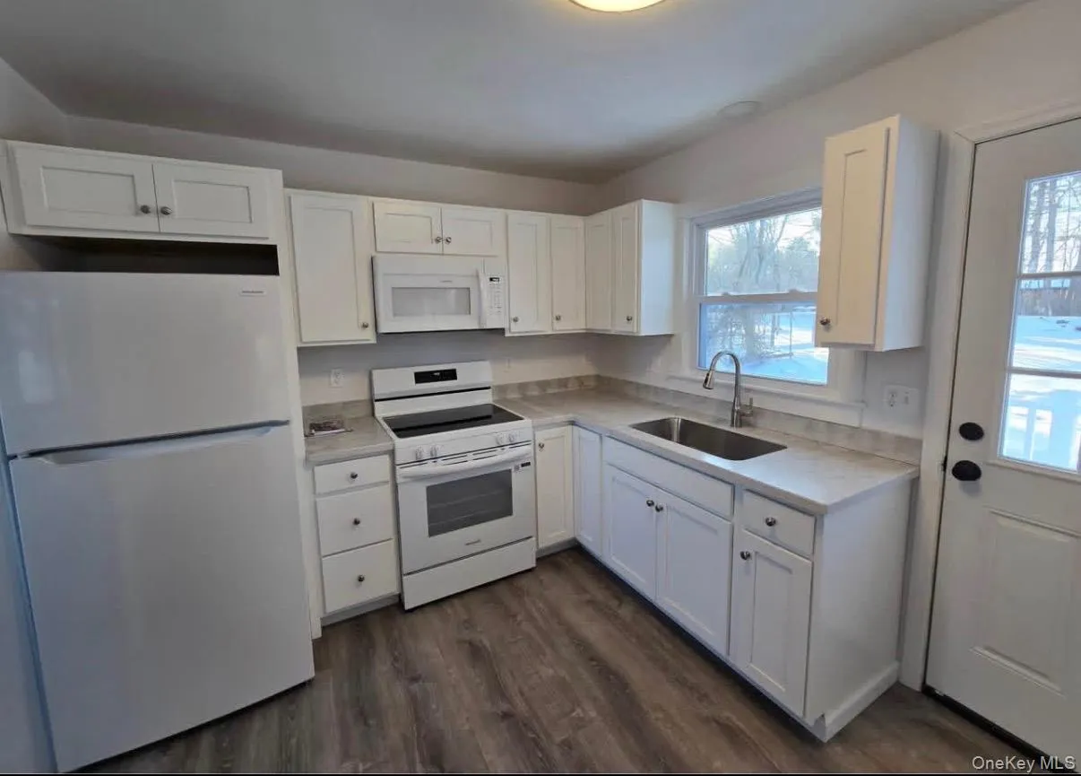 182 Rock Hill Drive, Thompson, NY, 2 Bedrooms Bedrooms, 3 Rooms Rooms,1 BathroomBathrooms,Residential Lease,For Rent,Rock Hill Drive,0,989921 182 Rock Hill Drive, Thompson, NY, 2 Bedrooms Bedrooms, 3 Rooms Rooms,1 BathroomBathrooms,Residential Lease,For Rent,Rock Hill Drive,0,989921