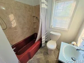 11 Cortelyou Street, Huntington, NY, 1 Bedroom Bedrooms, 2 Rooms Rooms,1 BathroomBathrooms,Residential Lease,For Rent,Cortelyou,0,989927 11 Cortelyou Street, Huntington, NY, 1 Bedroom Bedrooms, 2 Rooms Rooms,1 BathroomBathrooms,Residential Lease,For Rent,Cortelyou,0,989927
