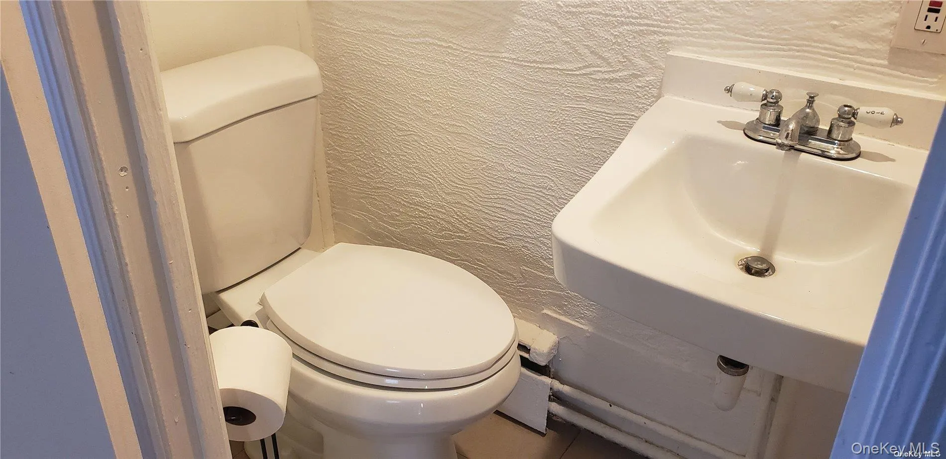 430 Main Street, Huntington, NY, 1 Room Rooms,1 BathroomBathrooms,Residential Lease,For Rent,Main,0,989944 430 Main Street, Huntington, NY, 1 Room Rooms,1 BathroomBathrooms,Residential Lease,For Rent,Main,0,989944