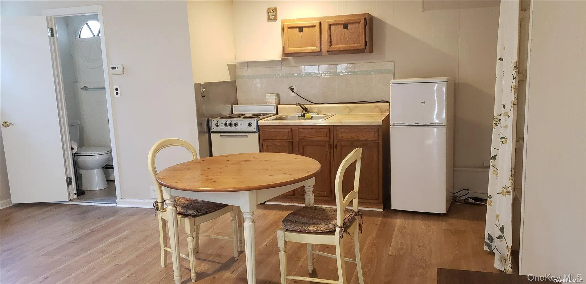 430 Main Street, Huntington, NY, 1 Room Rooms,1 BathroomBathrooms,Residential Lease,For Rent,Main,0,989944 430 Main Street, Huntington, NY, 1 Room Rooms,1 BathroomBathrooms,Residential Lease,For Rent,Main,0,989944