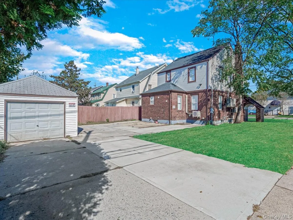 21 James Ll Burrell Avenue, Hempstead, NY, 4 Bedrooms Bedrooms, 7 Rooms Rooms,3 BathroomsBathrooms,Residential Lease,For Rent,James Ll Burrell,0,989952 21 James Ll Burrell Avenue, Hempstead, NY, 4 Bedrooms Bedrooms, 7 Rooms Rooms,3 BathroomsBathrooms,Residential Lease,For Rent,James Ll Burrell,0,989952