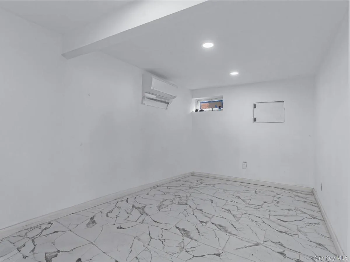 21 James Ll Burrell Avenue, Hempstead, NY, 4 Bedrooms Bedrooms, 7 Rooms Rooms,3 BathroomsBathrooms,Residential Lease,For Rent,James Ll Burrell,0,989952 21 James Ll Burrell Avenue, Hempstead, NY, 4 Bedrooms Bedrooms, 7 Rooms Rooms,3 BathroomsBathrooms,Residential Lease,For Rent,James Ll Burrell,0,989952