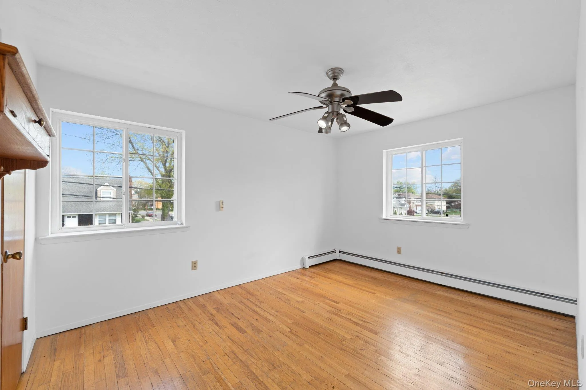 31 Woodward Street, North Hempstead, NY, 4 Bedrooms Bedrooms, 12 Rooms Rooms,3 BathroomsBathrooms,Residential Sale,For Rent,Woodward,0,989955 31 Woodward Street, North Hempstead, NY, 4 Bedrooms Bedrooms, 12 Rooms Rooms,3 BathroomsBathrooms,Residential Sale,For Rent,Woodward,0,989955