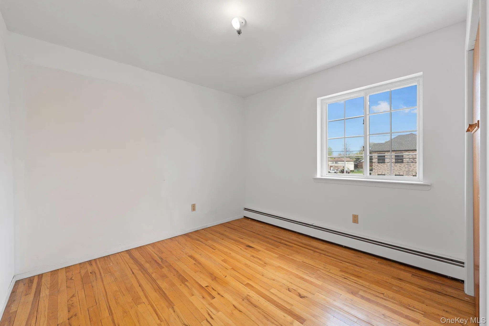 31 Woodward Street, North Hempstead, NY, 4 Bedrooms Bedrooms, 12 Rooms Rooms,3 BathroomsBathrooms,Residential Sale,For Rent,Woodward,0,989955 31 Woodward Street, North Hempstead, NY, 4 Bedrooms Bedrooms, 12 Rooms Rooms,3 BathroomsBathrooms,Residential Sale,For Rent,Woodward,0,989955