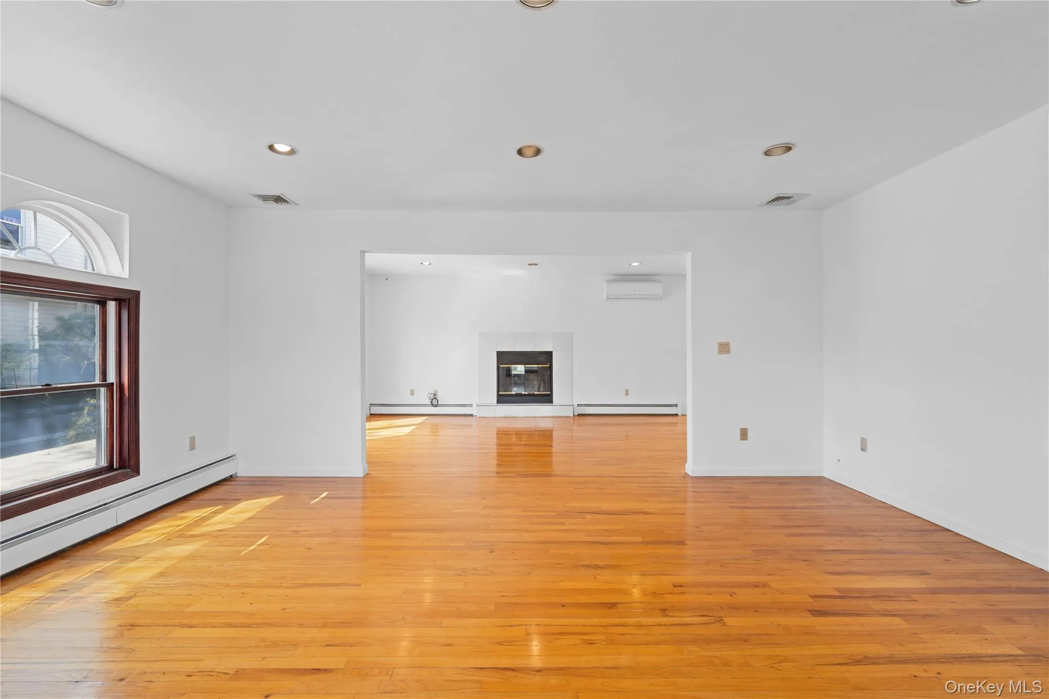 31 Woodward Street, North Hempstead, NY, 4 Bedrooms Bedrooms, 12 Rooms Rooms,3 BathroomsBathrooms,Residential Sale,For Rent,Woodward,0,989955 31 Woodward Street, North Hempstead, NY, 4 Bedrooms Bedrooms, 12 Rooms Rooms,3 BathroomsBathrooms,Residential Sale,For Rent,Woodward,0,989955