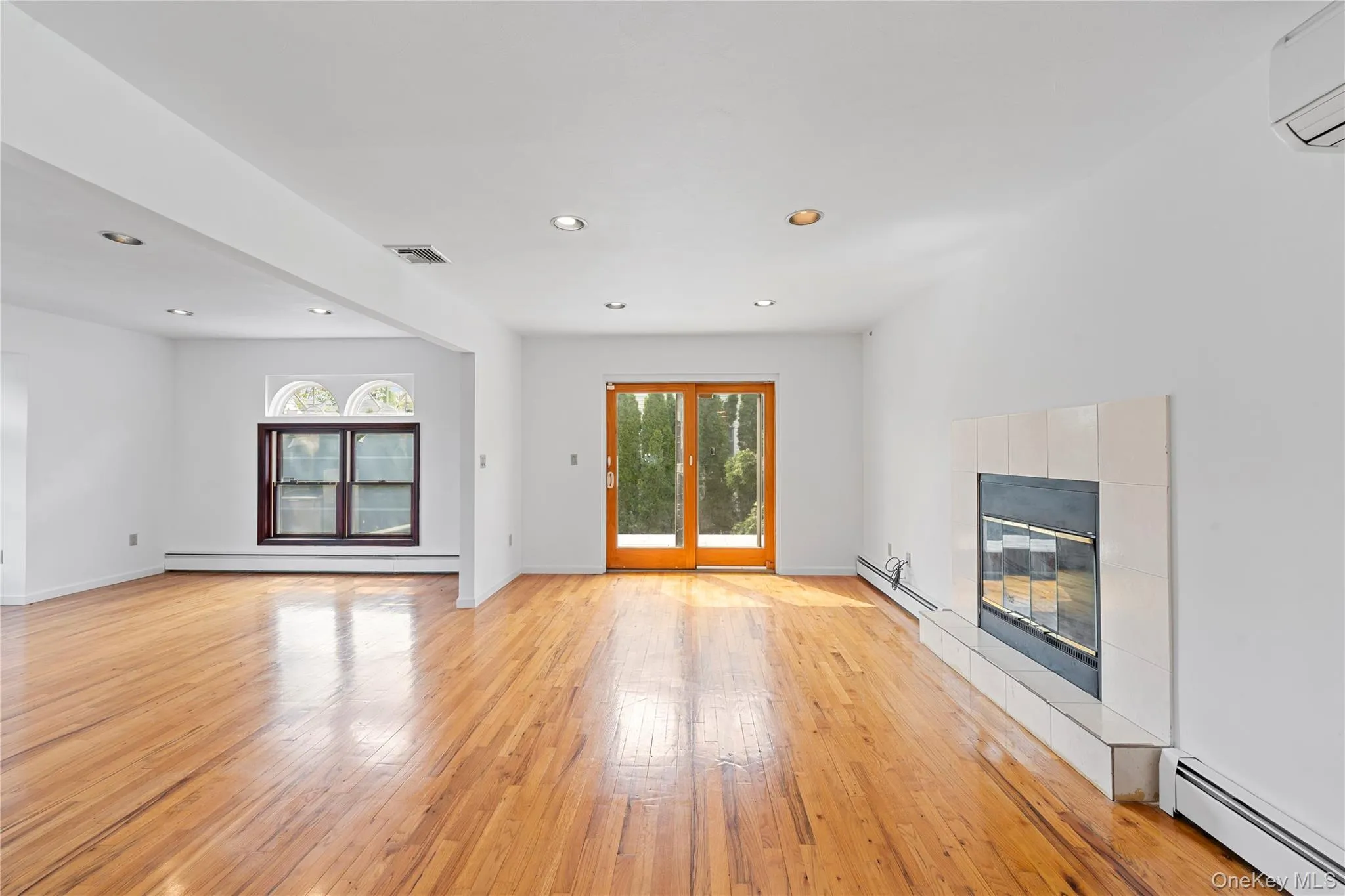 31 Woodward Street, North Hempstead, NY, 4 Bedrooms Bedrooms, 12 Rooms Rooms,3 BathroomsBathrooms,Residential Sale,For Rent,Woodward,0,989955 31 Woodward Street, North Hempstead, NY, 4 Bedrooms Bedrooms, 12 Rooms Rooms,3 BathroomsBathrooms,Residential Sale,For Rent,Woodward,0,989955