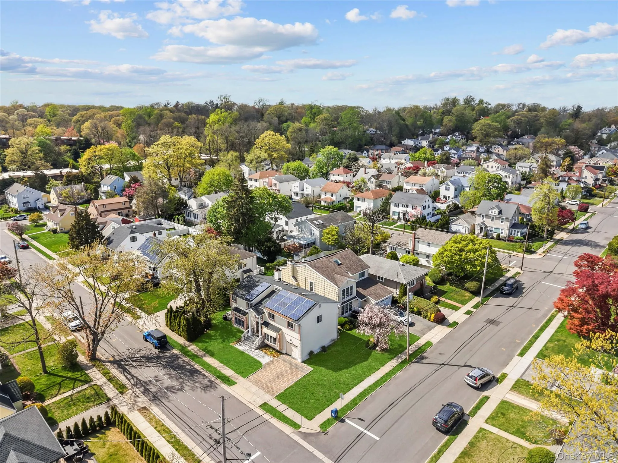 31 Woodward Street, North Hempstead, NY, 4 Bedrooms Bedrooms, 12 Rooms Rooms,3 BathroomsBathrooms,Residential Sale,For Rent,Woodward,0,989955 31 Woodward Street, North Hempstead, NY, 4 Bedrooms Bedrooms, 12 Rooms Rooms,3 BathroomsBathrooms,Residential Sale,For Rent,Woodward,0,989955