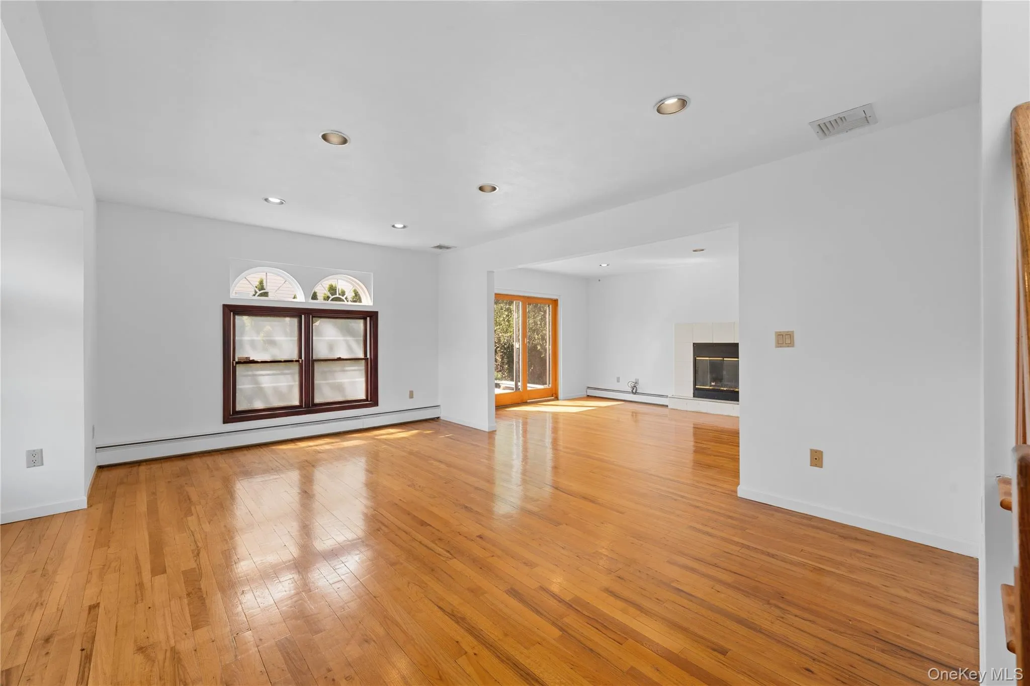 31 Woodward Street, North Hempstead, NY, 4 Bedrooms Bedrooms, 12 Rooms Rooms,3 BathroomsBathrooms,Residential Sale,For Rent,Woodward,0,989955 31 Woodward Street, North Hempstead, NY, 4 Bedrooms Bedrooms, 12 Rooms Rooms,3 BathroomsBathrooms,Residential Sale,For Rent,Woodward,0,989955
