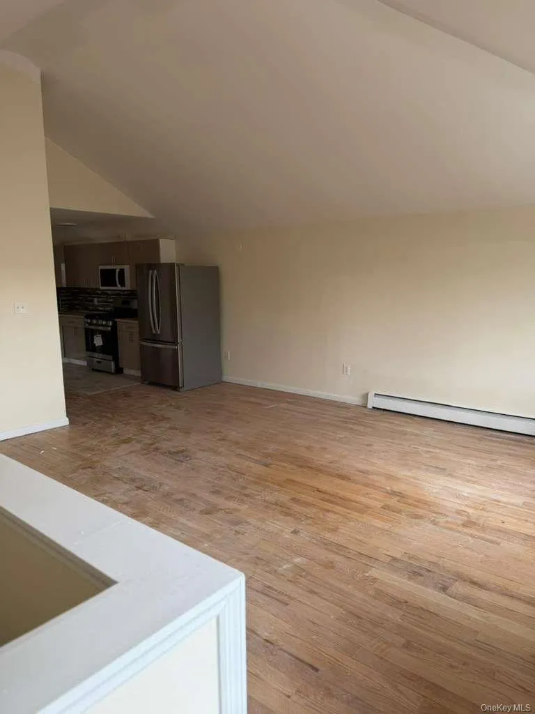 14547 224th Street, New York, NY, 3 Bedrooms Bedrooms, 5 Rooms Rooms,1 BathroomBathrooms,Residential Lease,For Rent,224th,0,989964 14547 224th Street, New York, NY, 3 Bedrooms Bedrooms, 5 Rooms Rooms,1 BathroomBathrooms,Residential Lease,For Rent,224th,0,989964