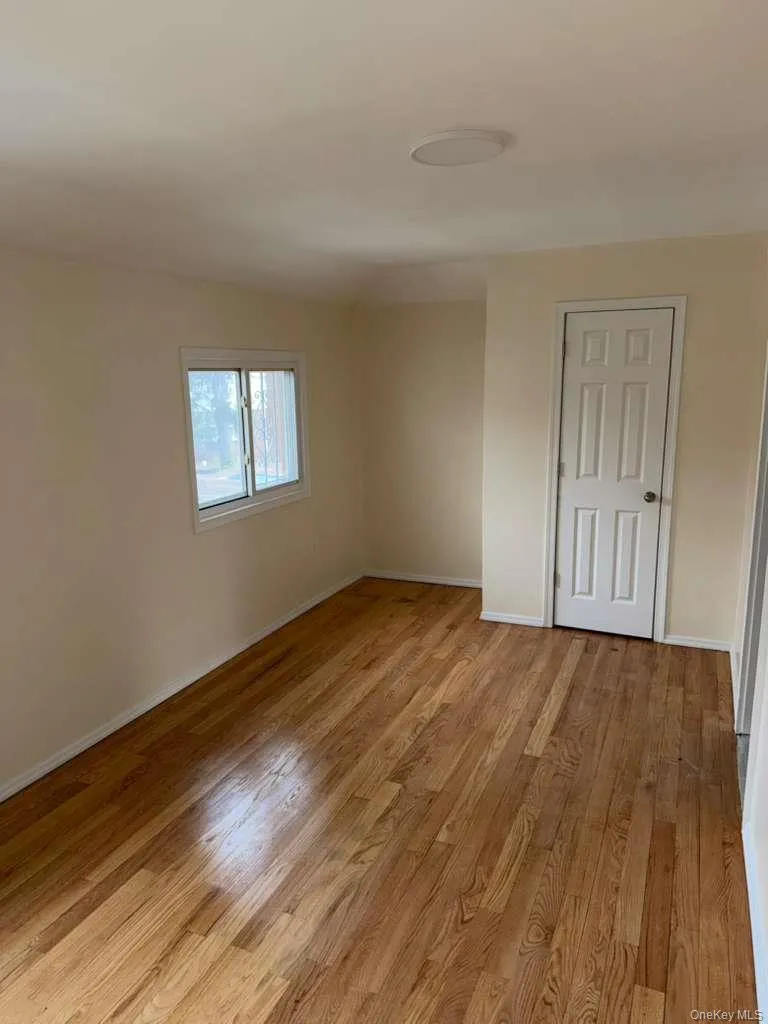 14547 224th Street, New York, NY, 3 Bedrooms Bedrooms, 5 Rooms Rooms,1 BathroomBathrooms,Residential Lease,For Rent,224th,0,989964 14547 224th Street, New York, NY, 3 Bedrooms Bedrooms, 5 Rooms Rooms,1 BathroomBathrooms,Residential Lease,For Rent,224th,0,989964