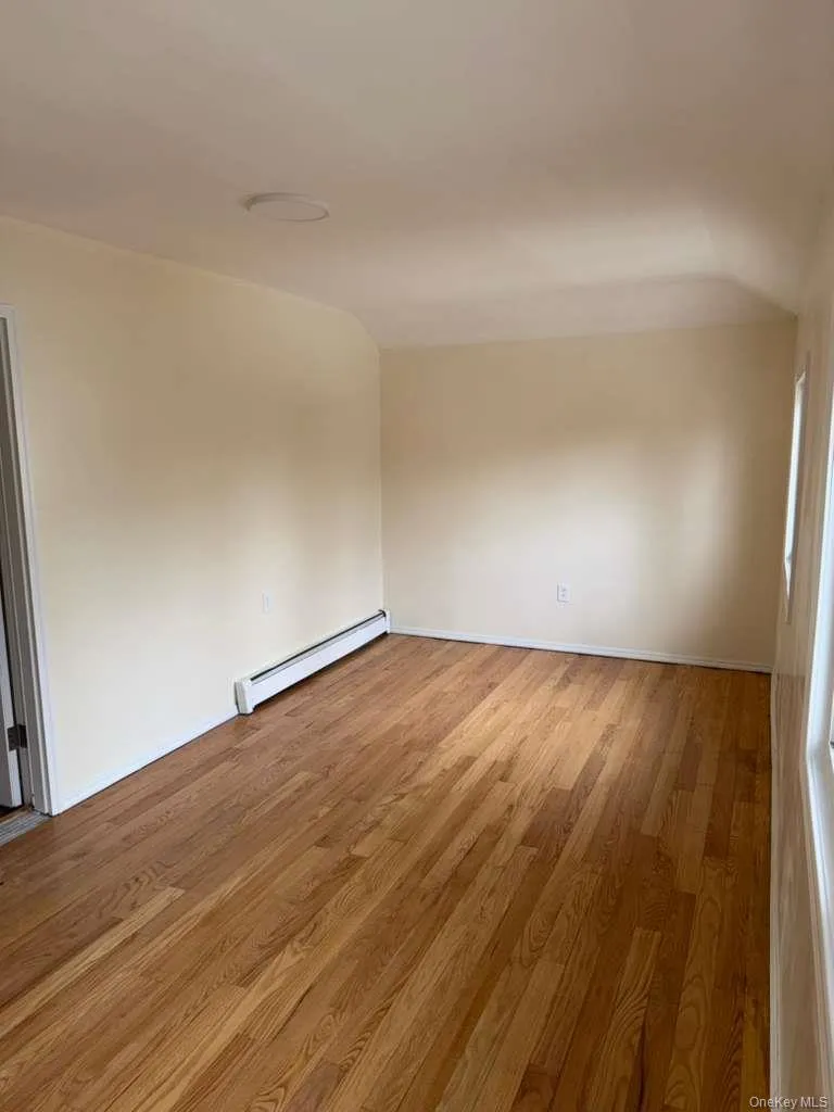 14547 224th Street, New York, NY, 3 Bedrooms Bedrooms, 5 Rooms Rooms,1 BathroomBathrooms,Residential Lease,For Rent,224th,0,989964 14547 224th Street, New York, NY, 3 Bedrooms Bedrooms, 5 Rooms Rooms,1 BathroomBathrooms,Residential Lease,For Rent,224th,0,989964