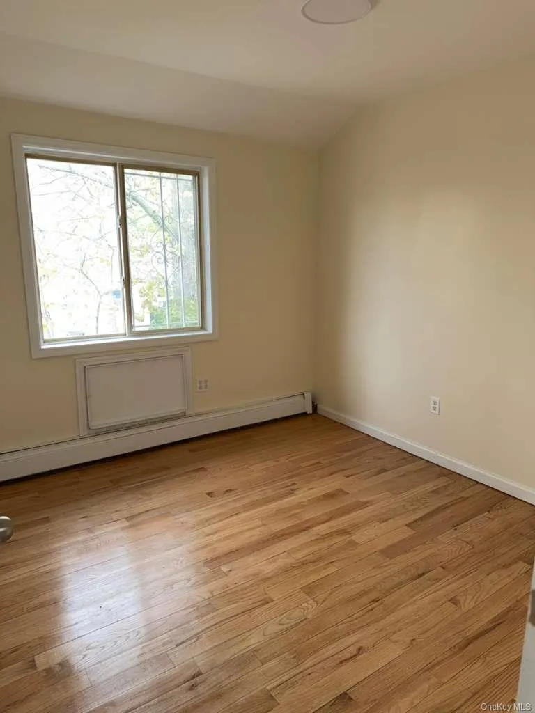 14547 224th Street, New York, NY, 3 Bedrooms Bedrooms, 5 Rooms Rooms,1 BathroomBathrooms,Residential Lease,For Rent,224th,0,989964 14547 224th Street, New York, NY, 3 Bedrooms Bedrooms, 5 Rooms Rooms,1 BathroomBathrooms,Residential Lease,For Rent,224th,0,989964