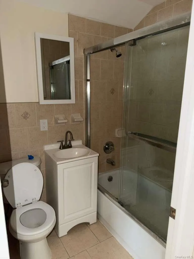 14547 224th Street, New York, NY, 3 Bedrooms Bedrooms, 5 Rooms Rooms,1 BathroomBathrooms,Residential Lease,For Rent,224th,0,989964 14547 224th Street, New York, NY, 3 Bedrooms Bedrooms, 5 Rooms Rooms,1 BathroomBathrooms,Residential Lease,For Rent,224th,0,989964