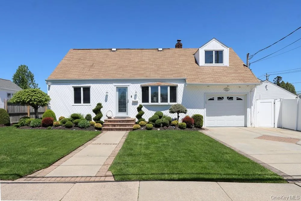 223 Chestnut Avenue, Hempstead, NY, 3 Bedrooms Bedrooms, 6 Rooms Rooms,2 BathroomsBathrooms,Residential Lease,For Rent,Chestnut,0,989972 223 Chestnut Avenue, Hempstead, NY, 3 Bedrooms Bedrooms, 6 Rooms Rooms,2 BathroomsBathrooms,Residential Lease,For Rent,Chestnut,0,989972