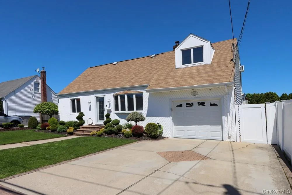 223 Chestnut Avenue, Hempstead, NY, 3 Bedrooms Bedrooms, 6 Rooms Rooms,2 BathroomsBathrooms,Residential Lease,For Rent,Chestnut,0,989972 223 Chestnut Avenue, Hempstead, NY, 3 Bedrooms Bedrooms, 6 Rooms Rooms,2 BathroomsBathrooms,Residential Lease,For Rent,Chestnut,0,989972