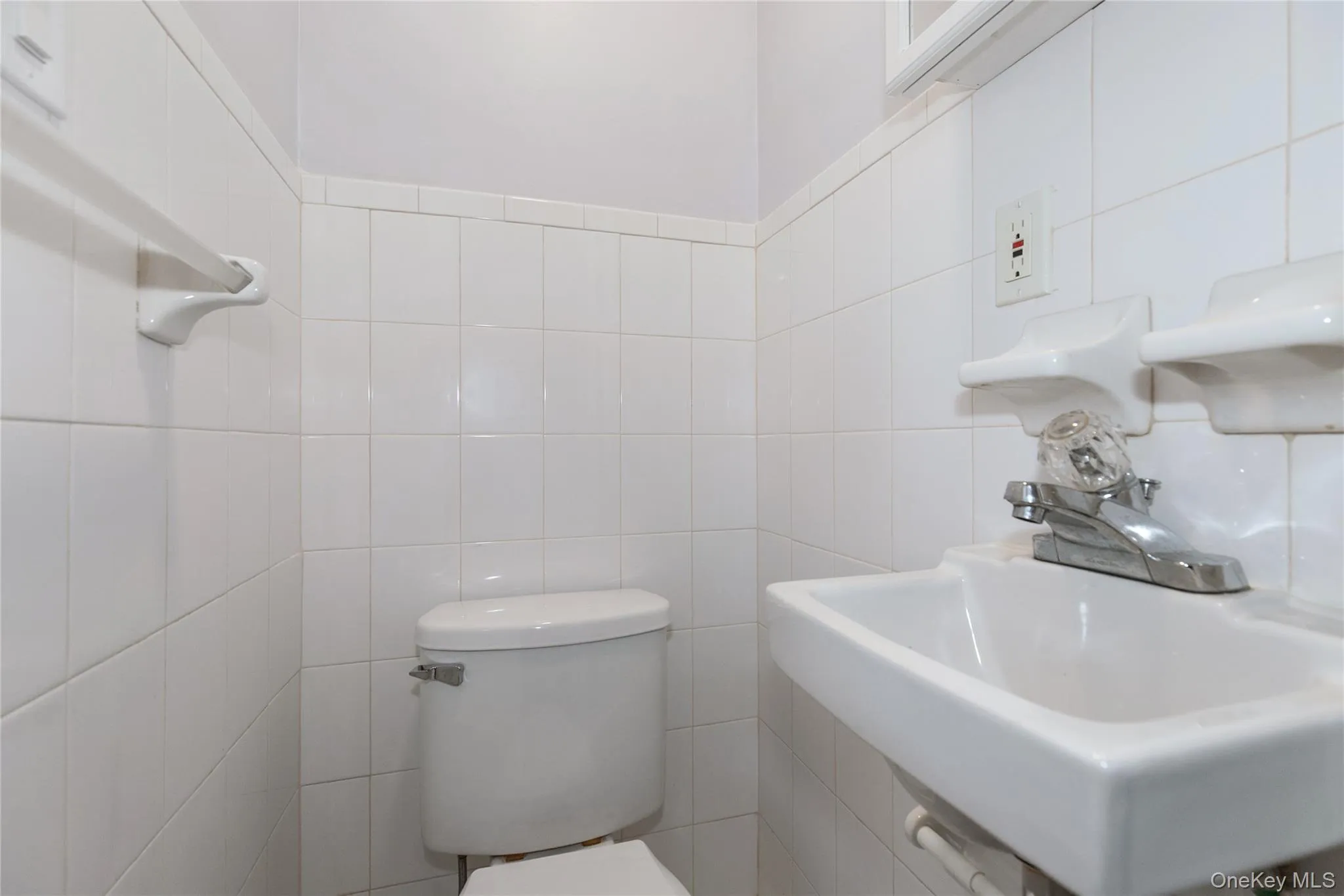 67-27 211th Street, New York, NY, 2 Bedrooms Bedrooms, 7 Rooms Rooms,1 BathroomBathrooms,Residential Lease,For Rent,211th,0,989993 67-27 211th Street, New York, NY, 2 Bedrooms Bedrooms, 7 Rooms Rooms,1 BathroomBathrooms,Residential Lease,For Rent,211th,0,989993