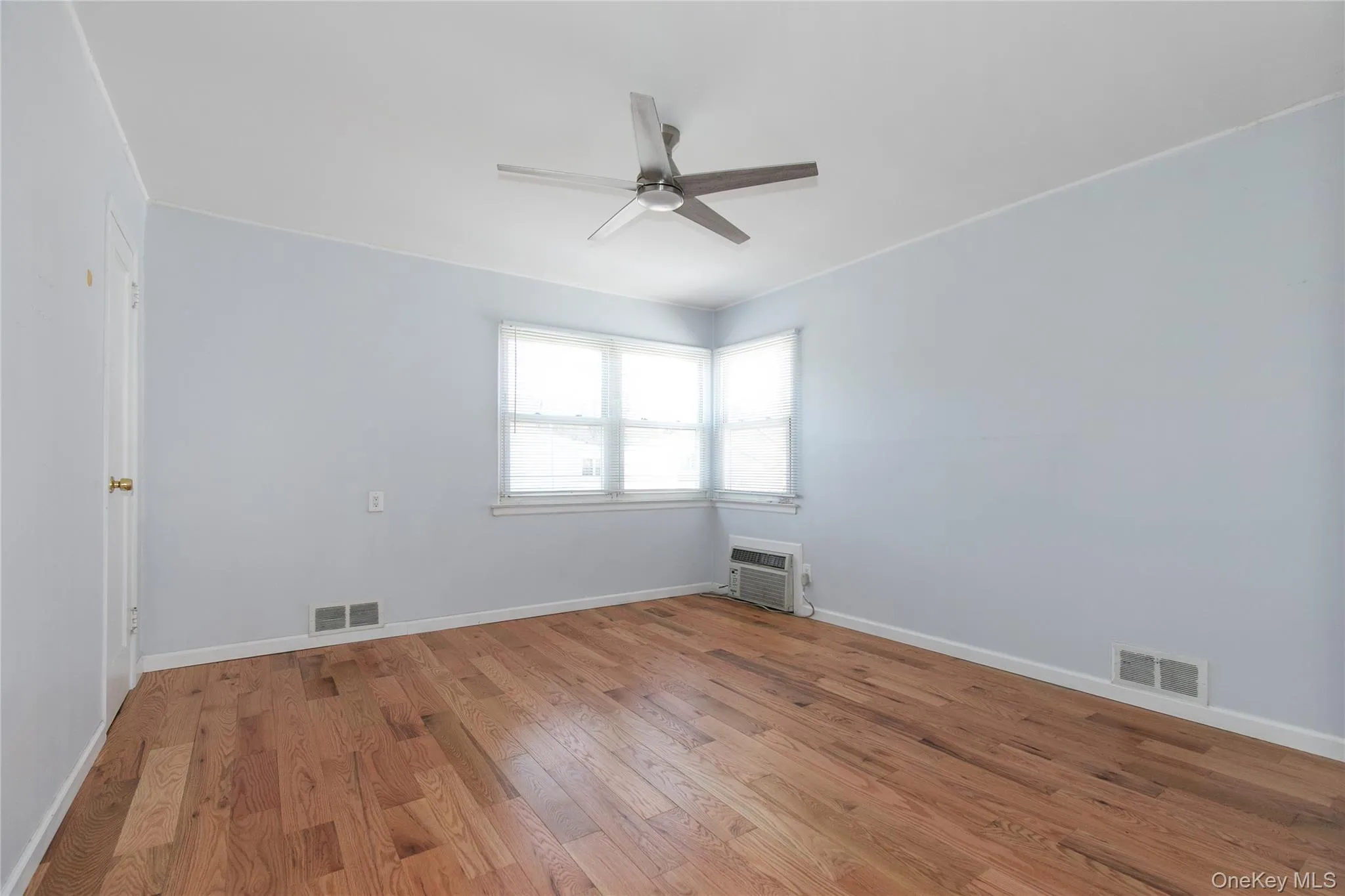 67-27 211th Street, New York, NY, 2 Bedrooms Bedrooms, 7 Rooms Rooms,1 BathroomBathrooms,Residential Lease,For Rent,211th,0,989993 67-27 211th Street, New York, NY, 2 Bedrooms Bedrooms, 7 Rooms Rooms,1 BathroomBathrooms,Residential Lease,For Rent,211th,0,989993