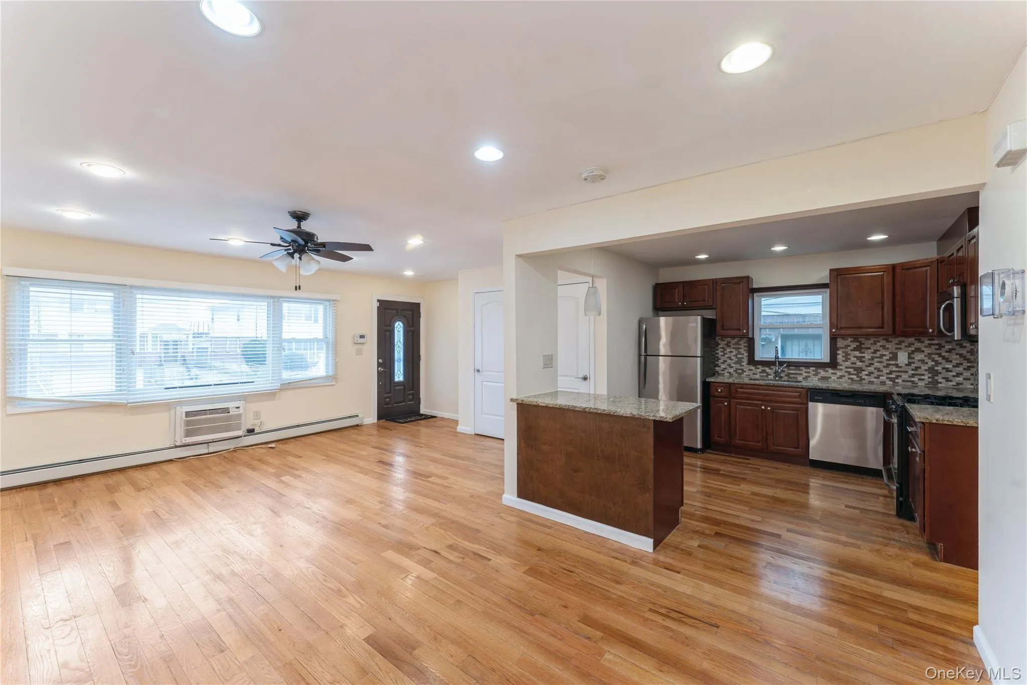 228-20 Edgewood Avenue, New York, NY, 3 Bedrooms Bedrooms, 6 Rooms Rooms,2 BathroomsBathrooms,Residential Lease,For Rent,Edgewood,0,989995 228-20 Edgewood Avenue, New York, NY, 3 Bedrooms Bedrooms, 6 Rooms Rooms,2 BathroomsBathrooms,Residential Lease,For Rent,Edgewood,0,989995