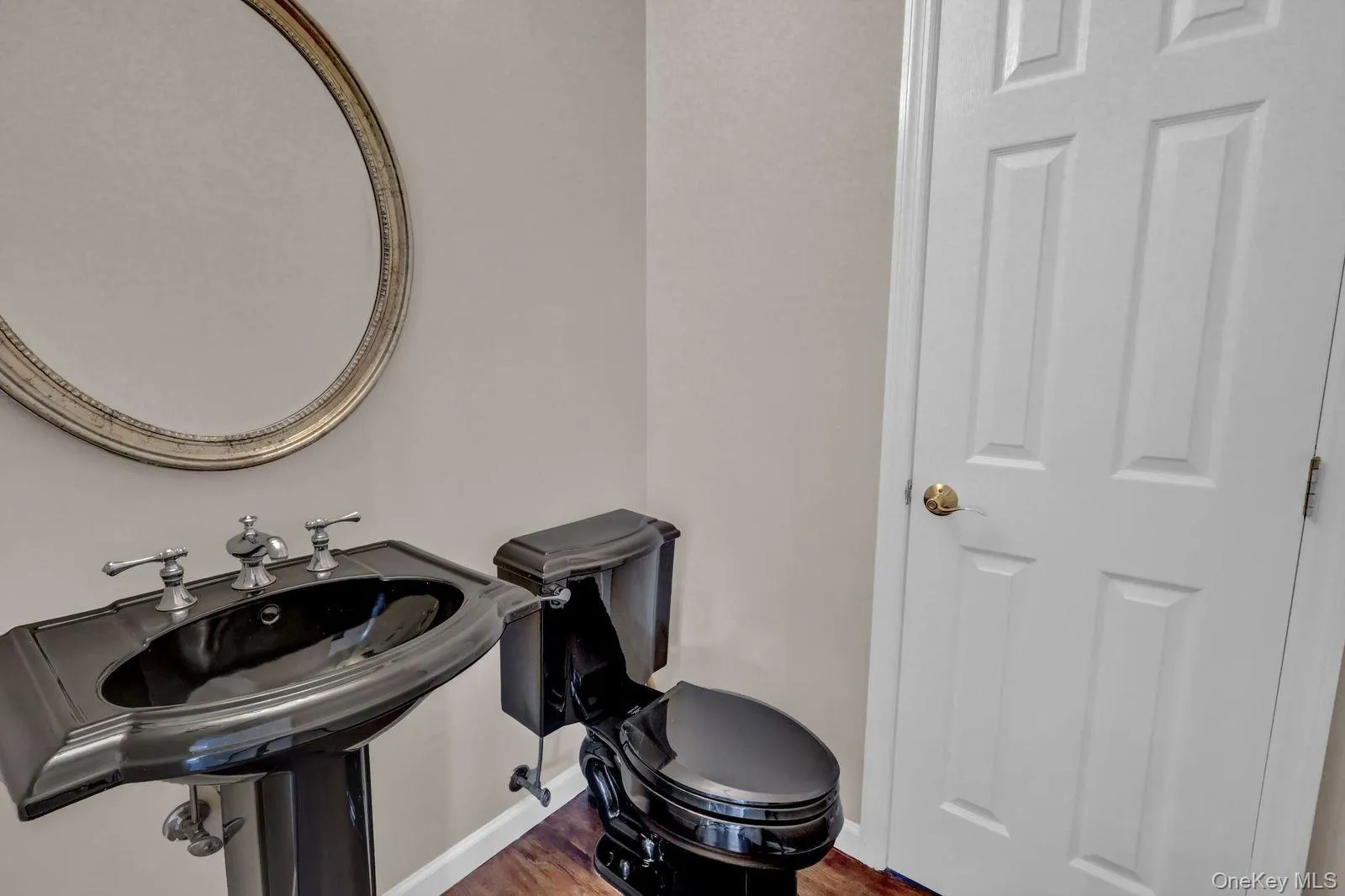 1/2 Bath 1/2 Bath