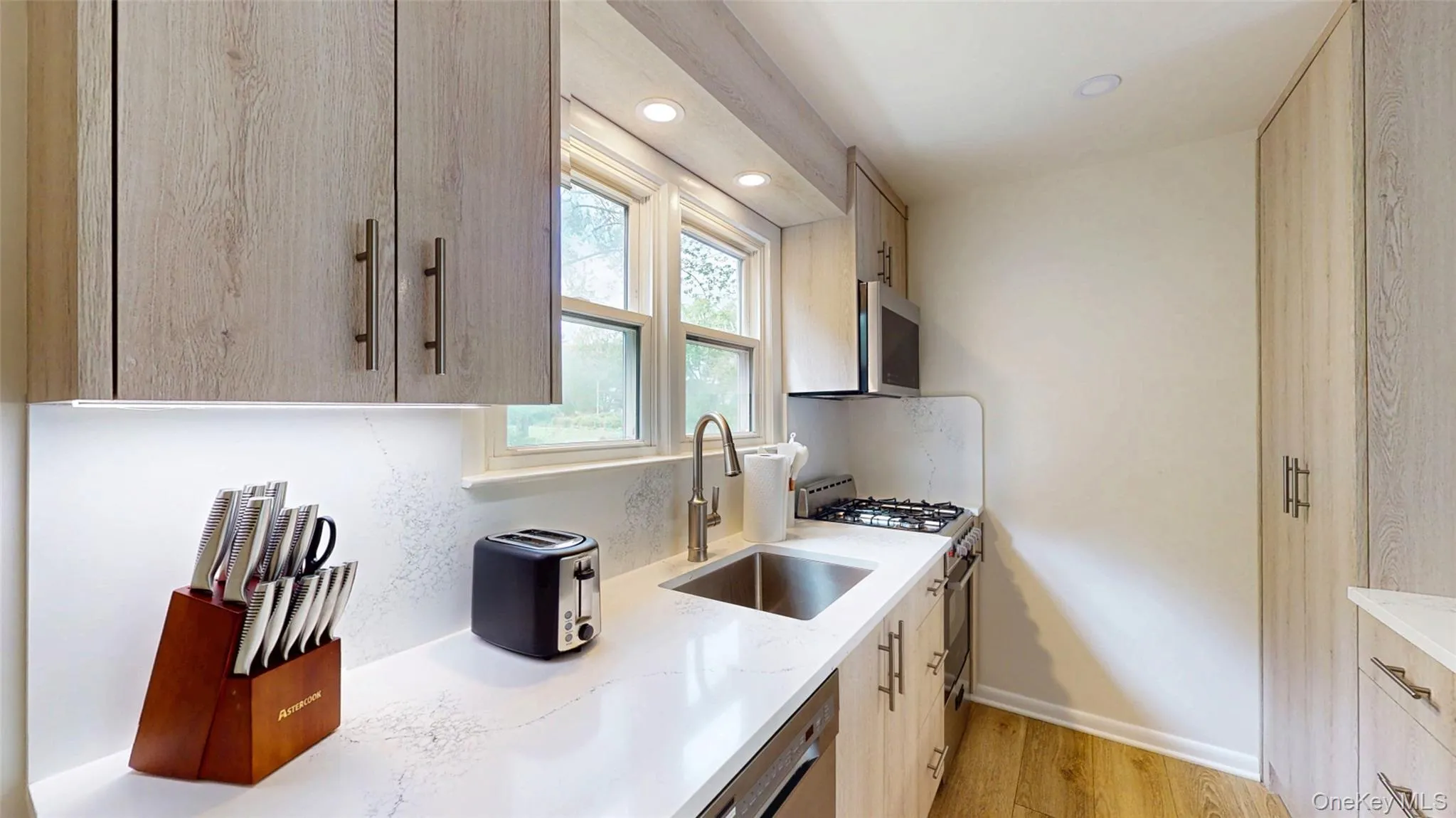 41 Mountain Avenue, Highlands, NY, 2 Bedrooms Bedrooms, 5 Rooms Rooms,1 BathroomBathrooms,Residential Lease,For Rent,Mountain,0,990027 41 Mountain Avenue, Highlands, NY, 2 Bedrooms Bedrooms, 5 Rooms Rooms,1 BathroomBathrooms,Residential Lease,For Rent,Mountain,0,990027