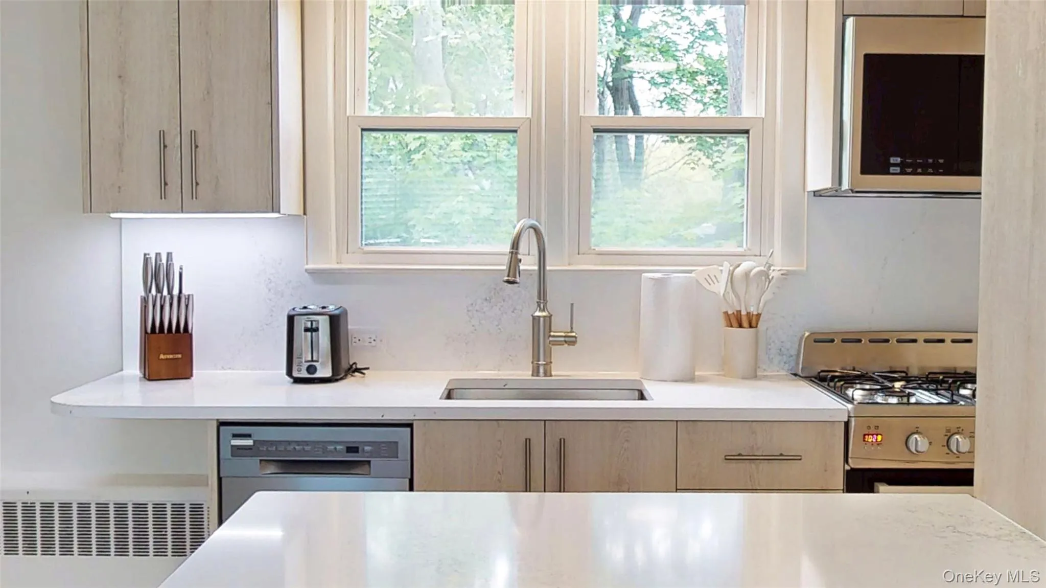 41 Mountain Avenue, Highlands, NY, 2 Bedrooms Bedrooms, 5 Rooms Rooms,1 BathroomBathrooms,Residential Lease,For Rent,Mountain,0,990027 41 Mountain Avenue, Highlands, NY, 2 Bedrooms Bedrooms, 5 Rooms Rooms,1 BathroomBathrooms,Residential Lease,For Rent,Mountain,0,990027
