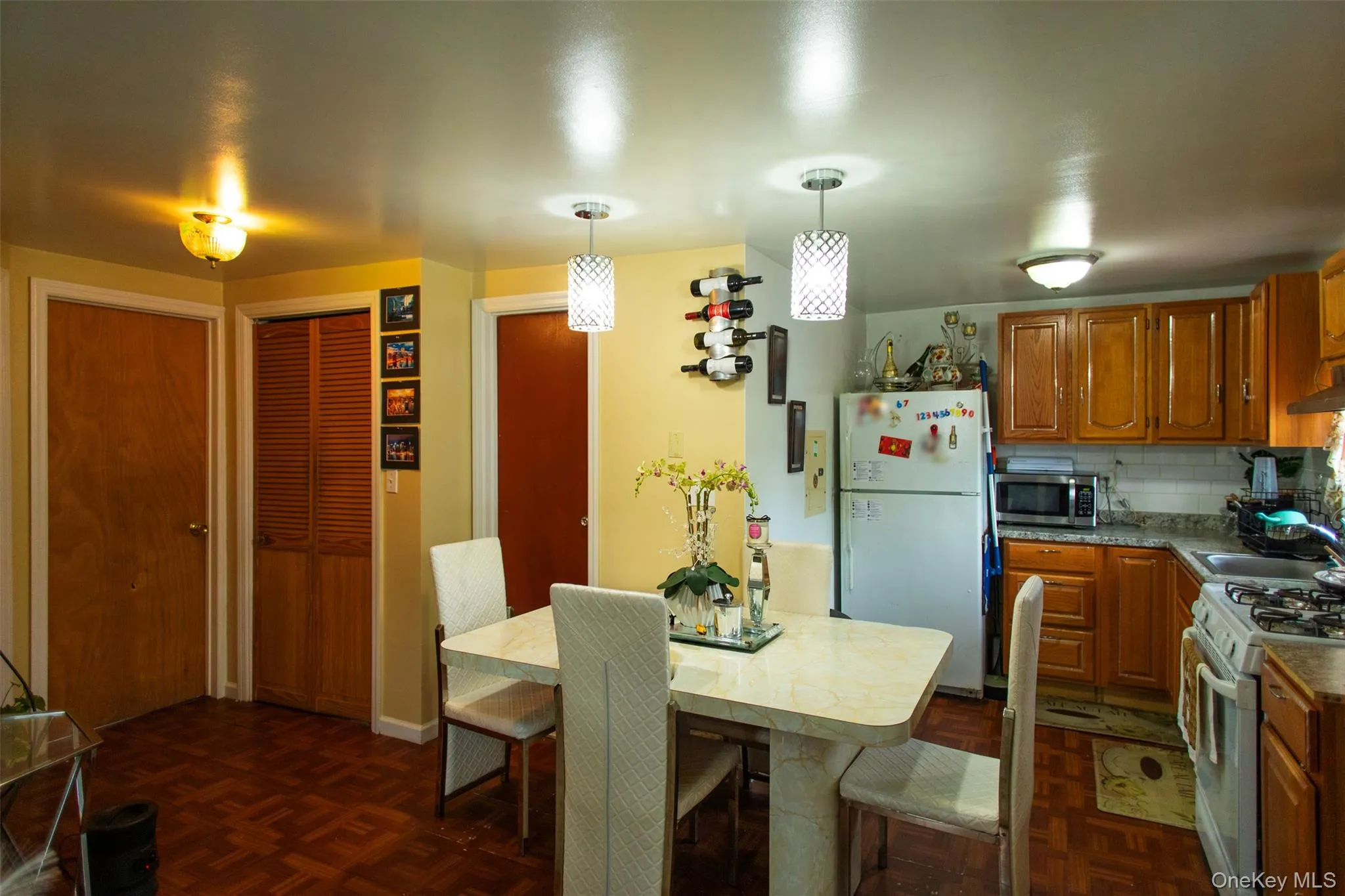 8 Brightside Avenue, Islip, NY, 5 Bedrooms Bedrooms, 9 Rooms Rooms,2 BathroomsBathrooms,Residential,For Rent,Brightside,0,990030 8 Brightside Avenue, Islip, NY, 5 Bedrooms Bedrooms, 9 Rooms Rooms,2 BathroomsBathrooms,Residential,For Rent,Brightside,0,990030