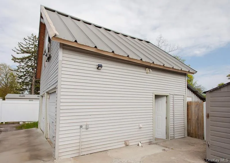8 Brightside Avenue, Islip, NY, 5 Bedrooms Bedrooms, 9 Rooms Rooms,2 BathroomsBathrooms,Residential,For Rent,Brightside,0,990030 8 Brightside Avenue, Islip, NY, 5 Bedrooms Bedrooms, 9 Rooms Rooms,2 BathroomsBathrooms,Residential,For Rent,Brightside,0,990030