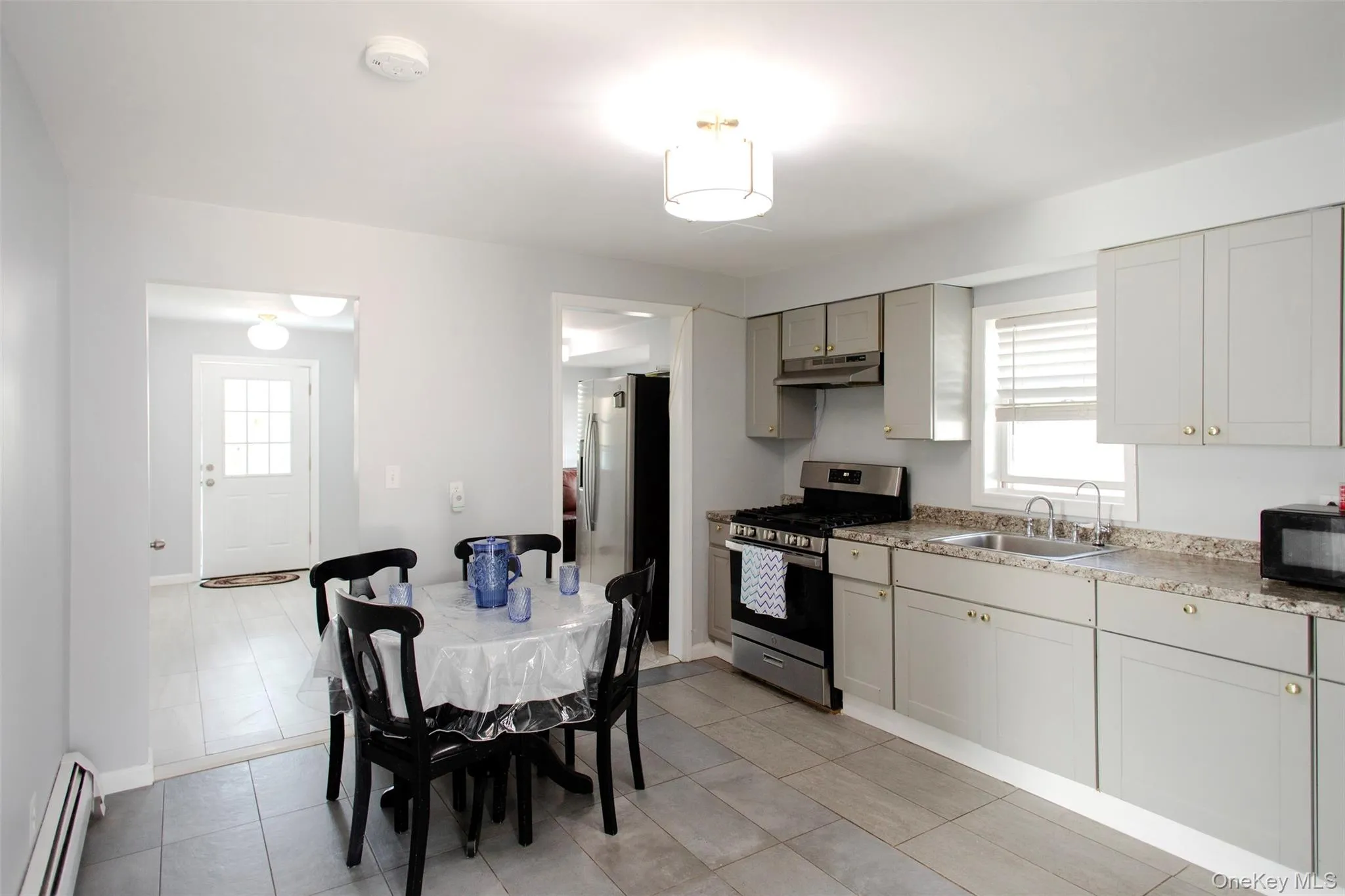 8 Brightside Avenue, Islip, NY, 5 Bedrooms Bedrooms, 9 Rooms Rooms,2 BathroomsBathrooms,Residential,For Rent,Brightside,0,990030 8 Brightside Avenue, Islip, NY, 5 Bedrooms Bedrooms, 9 Rooms Rooms,2 BathroomsBathrooms,Residential,For Rent,Brightside,0,990030