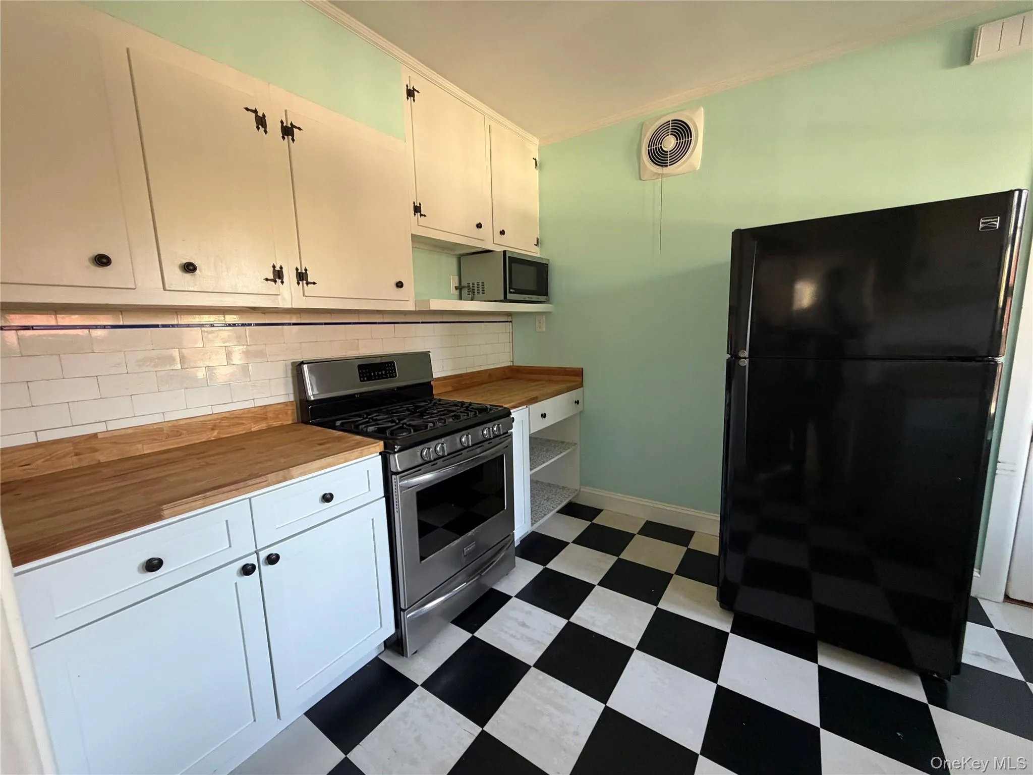 87 Colgate Avenue, Yonkers, NY, 3 Bedrooms Bedrooms, 6 Rooms Rooms,1 BathroomBathrooms,Residential Lease,For Rent,Colgate,0,990031 87 Colgate Avenue, Yonkers, NY, 3 Bedrooms Bedrooms, 6 Rooms Rooms,1 BathroomBathrooms,Residential Lease,For Rent,Colgate,0,990031