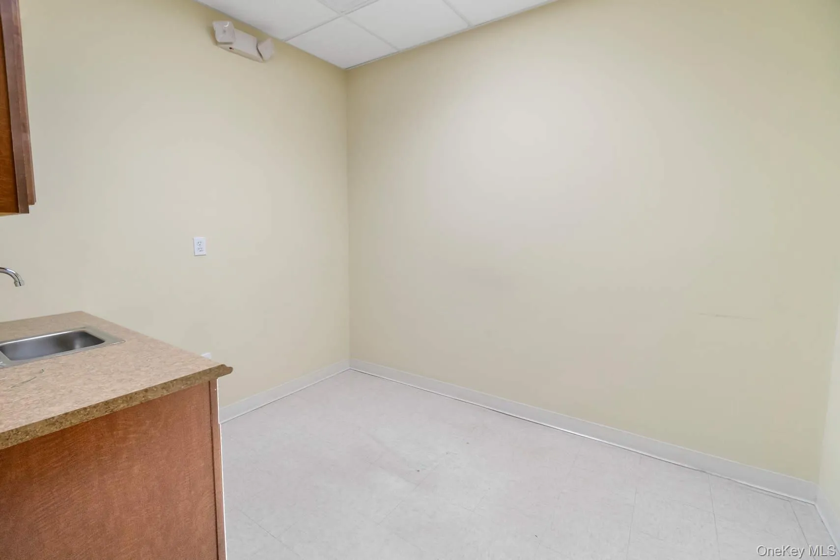 271 Rt-25A, Brookhaven, NY, ,Commercial Lease,For Rent,Rt-25A,0,990034 271 Rt-25A, Brookhaven, NY, ,Commercial Lease,For Rent,Rt-25A,0,990034