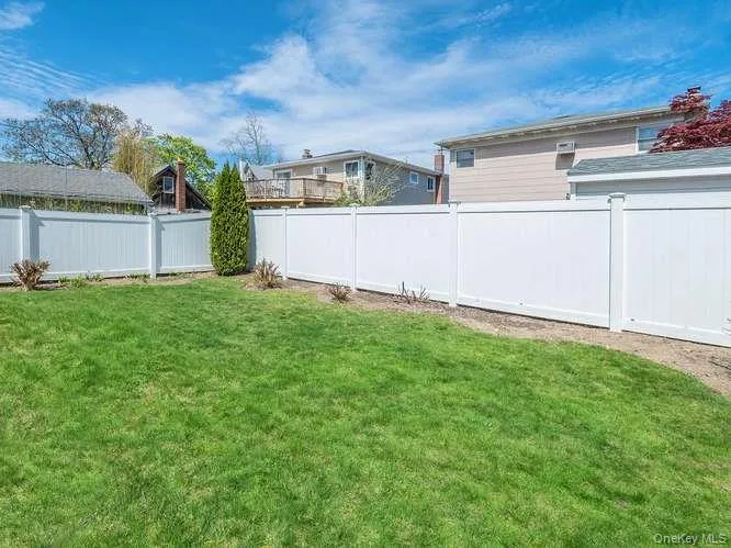 11 7th Street, Oyster Bay, NY, 4 Bedrooms Bedrooms, 7 Rooms Rooms,2 BathroomsBathrooms,Residential Lease,For Rent,7th,0,990047 11 7th Street, Oyster Bay, NY, 4 Bedrooms Bedrooms, 7 Rooms Rooms,2 BathroomsBathrooms,Residential Lease,For Rent,7th,0,990047