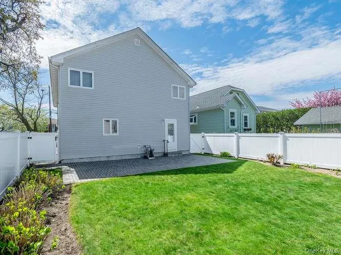 11 7th Street, Oyster Bay, NY, 4 Bedrooms Bedrooms, 7 Rooms Rooms,2 BathroomsBathrooms,Residential Lease,For Rent,7th,0,990047 11 7th Street, Oyster Bay, NY, 4 Bedrooms Bedrooms, 7 Rooms Rooms,2 BathroomsBathrooms,Residential Lease,For Rent,7th,0,990047