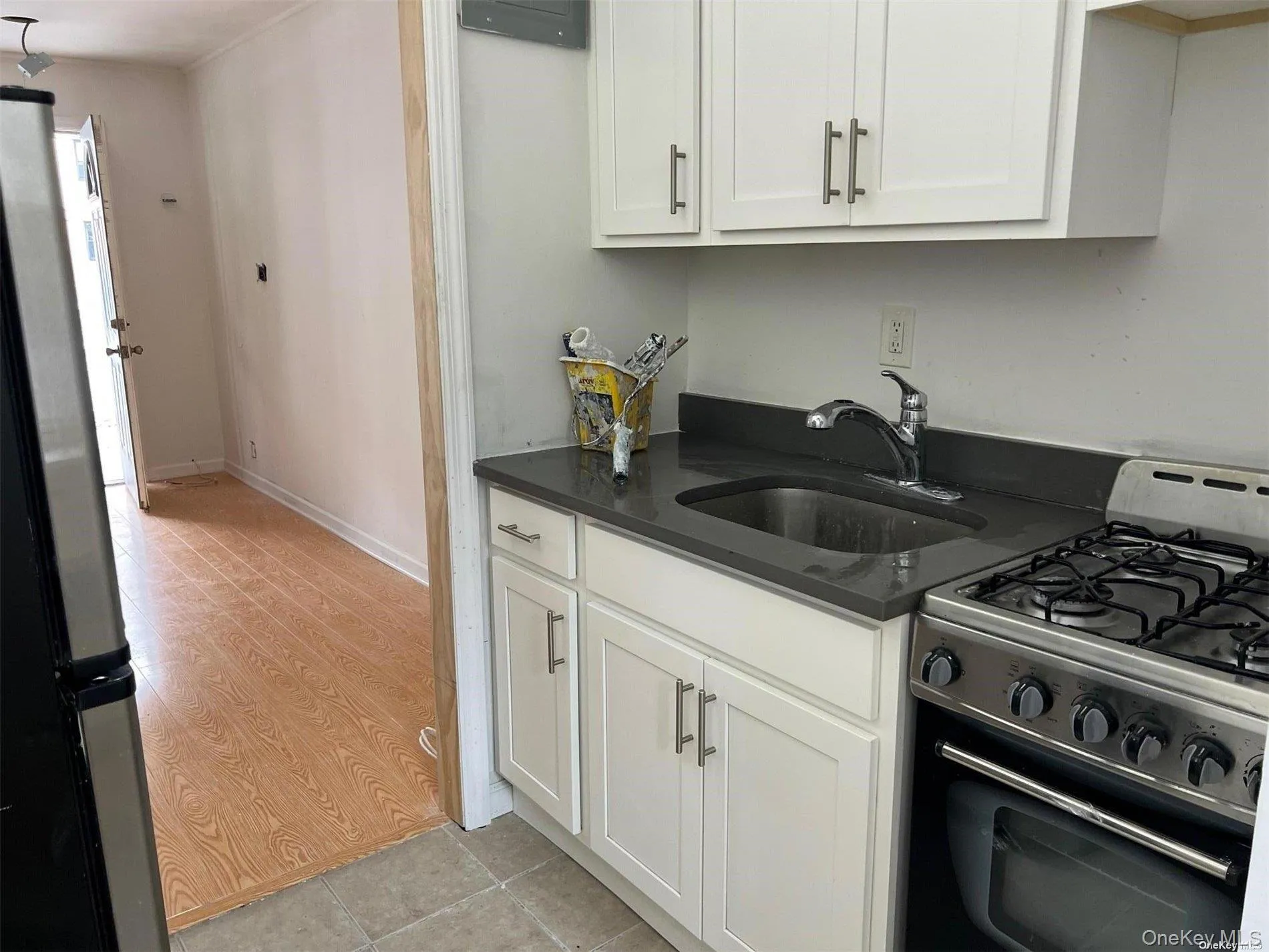 830 Broadway, Long Beach, NY, 1 Room Rooms,1 BathroomBathrooms,Residential Lease,For Rent,Broadway,0,990048 830 Broadway, Long Beach, NY, 1 Room Rooms,1 BathroomBathrooms,Residential Lease,For Rent,Broadway,0,990048