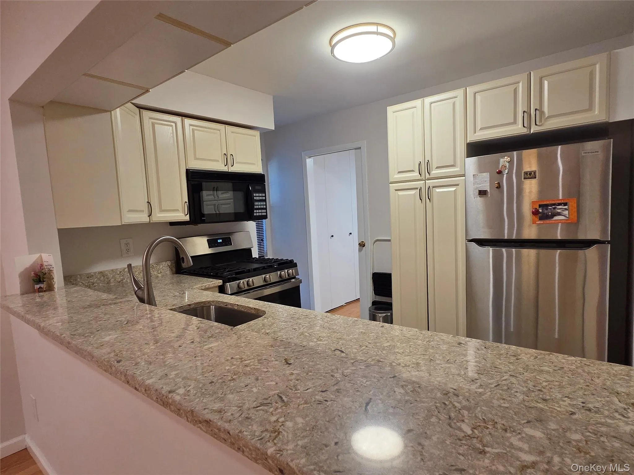 207-25 Darren Drive, New York, NY, 1 Bedroom Bedrooms, 4 Rooms Rooms,1 BathroomBathrooms,Residential Lease,For Rent,Darren,0,990049 207-25 Darren Drive, New York, NY, 1 Bedroom Bedrooms, 4 Rooms Rooms,1 BathroomBathrooms,Residential Lease,For Rent,Darren,0,990049