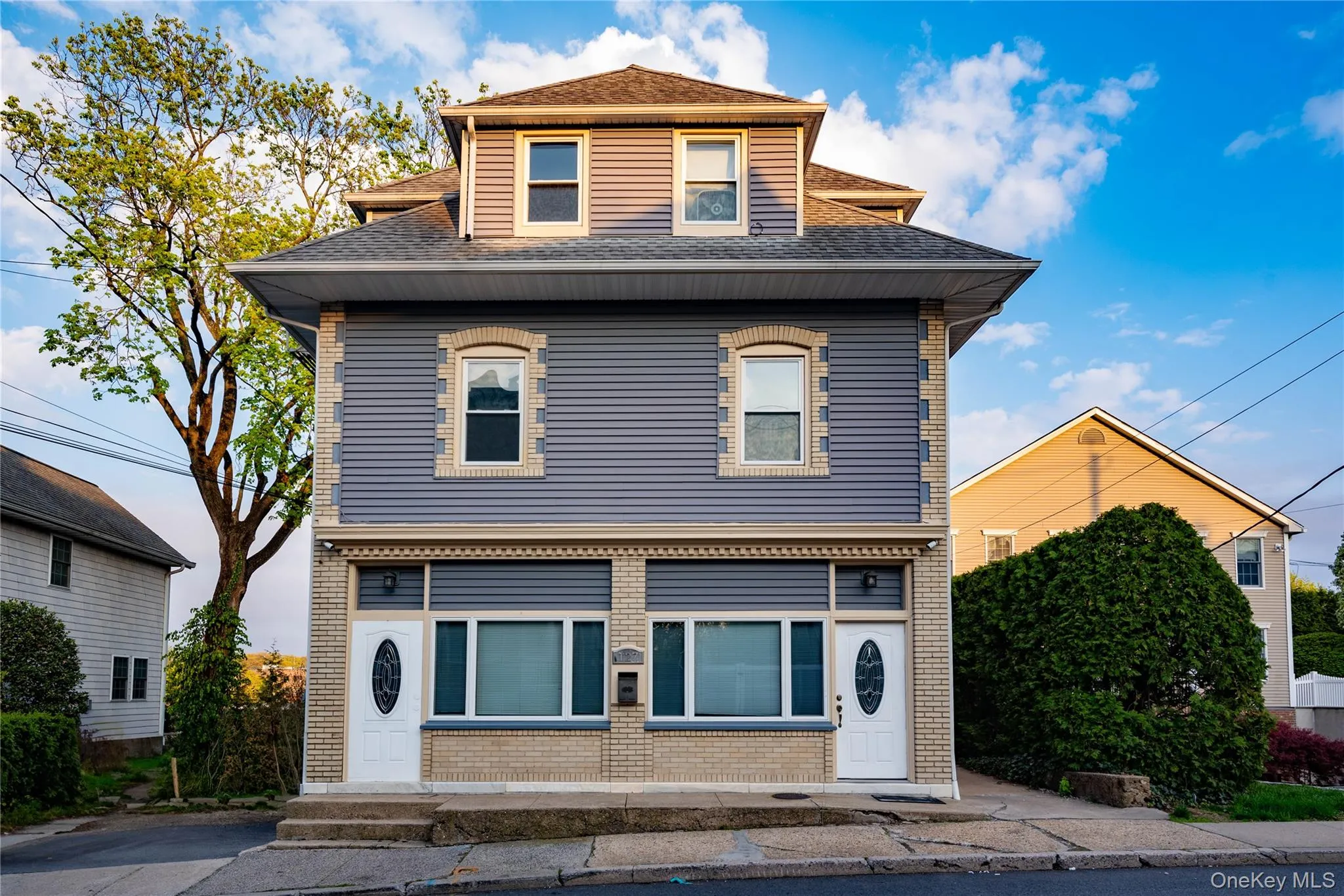 Welcome to 127 Maple Avenue! Welcome to 127 Maple Avenue!