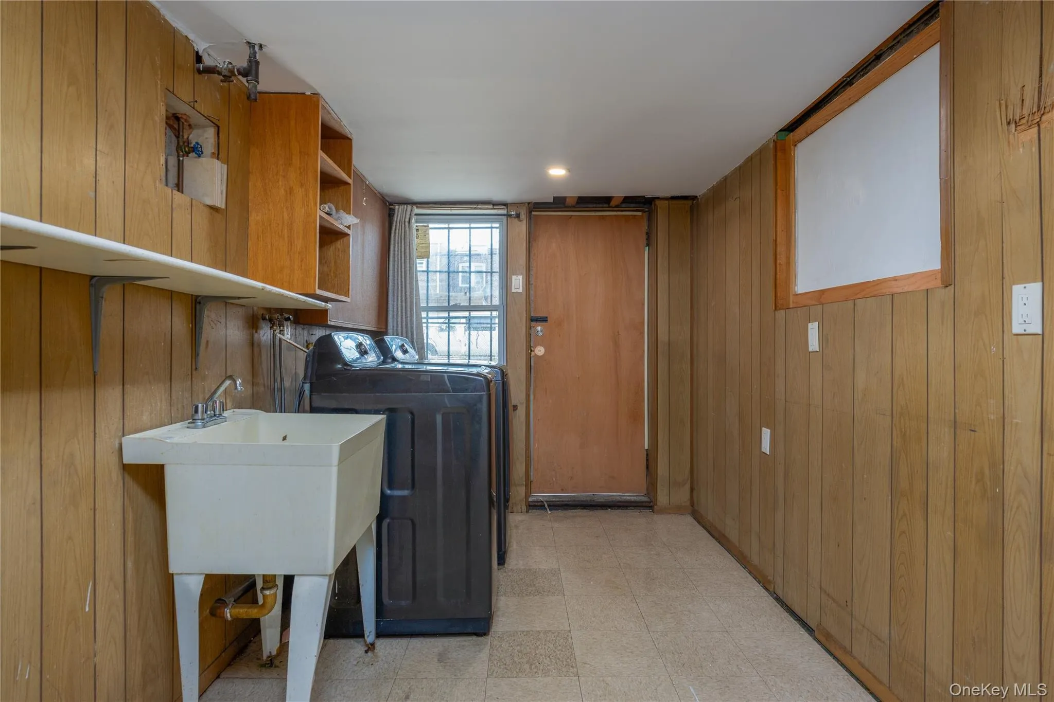 Laundry Room7'1" x 11'2" Laundry Room7'1" x 11'2"