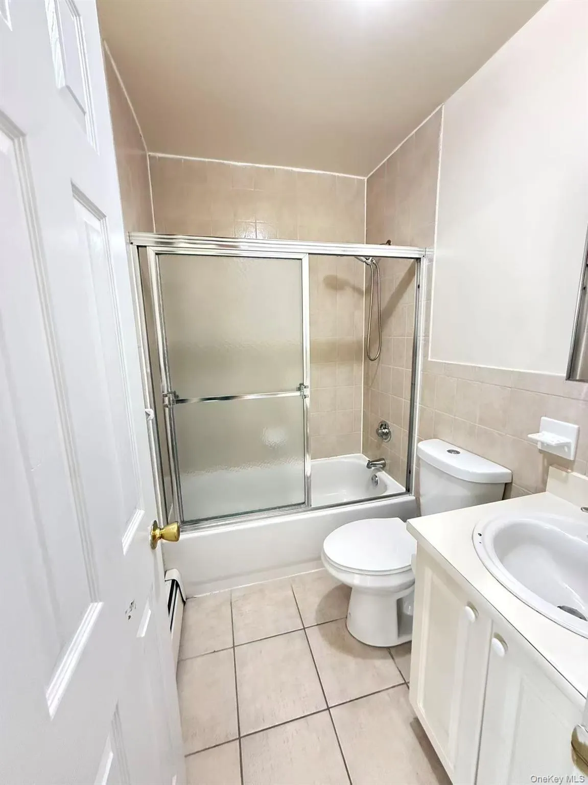 10105 81st Street, New York, NY, 3 Bedrooms Bedrooms, 5 Rooms Rooms,2 BathroomsBathrooms,Residential Lease,For Rent,81st,0,990085 10105 81st Street, New York, NY, 3 Bedrooms Bedrooms, 5 Rooms Rooms,2 BathroomsBathrooms,Residential Lease,For Rent,81st,0,990085