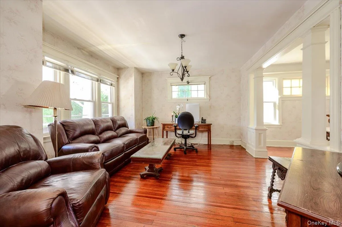 548 Davis Avenue, New York, NY, 3 Bedrooms Bedrooms, 6 Rooms Rooms,1 BathroomBathrooms,Residential,For Rent,Davis,0,990086 548 Davis Avenue, New York, NY, 3 Bedrooms Bedrooms, 6 Rooms Rooms,1 BathroomBathrooms,Residential,For Rent,Davis,0,990086
