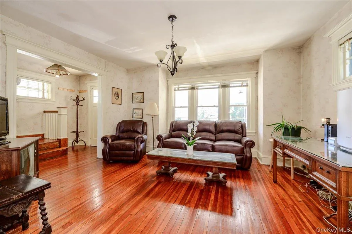 548 Davis Avenue, New York, NY, 3 Bedrooms Bedrooms, 6 Rooms Rooms,1 BathroomBathrooms,Residential,For Rent,Davis,0,990086 548 Davis Avenue, New York, NY, 3 Bedrooms Bedrooms, 6 Rooms Rooms,1 BathroomBathrooms,Residential,For Rent,Davis,0,990086