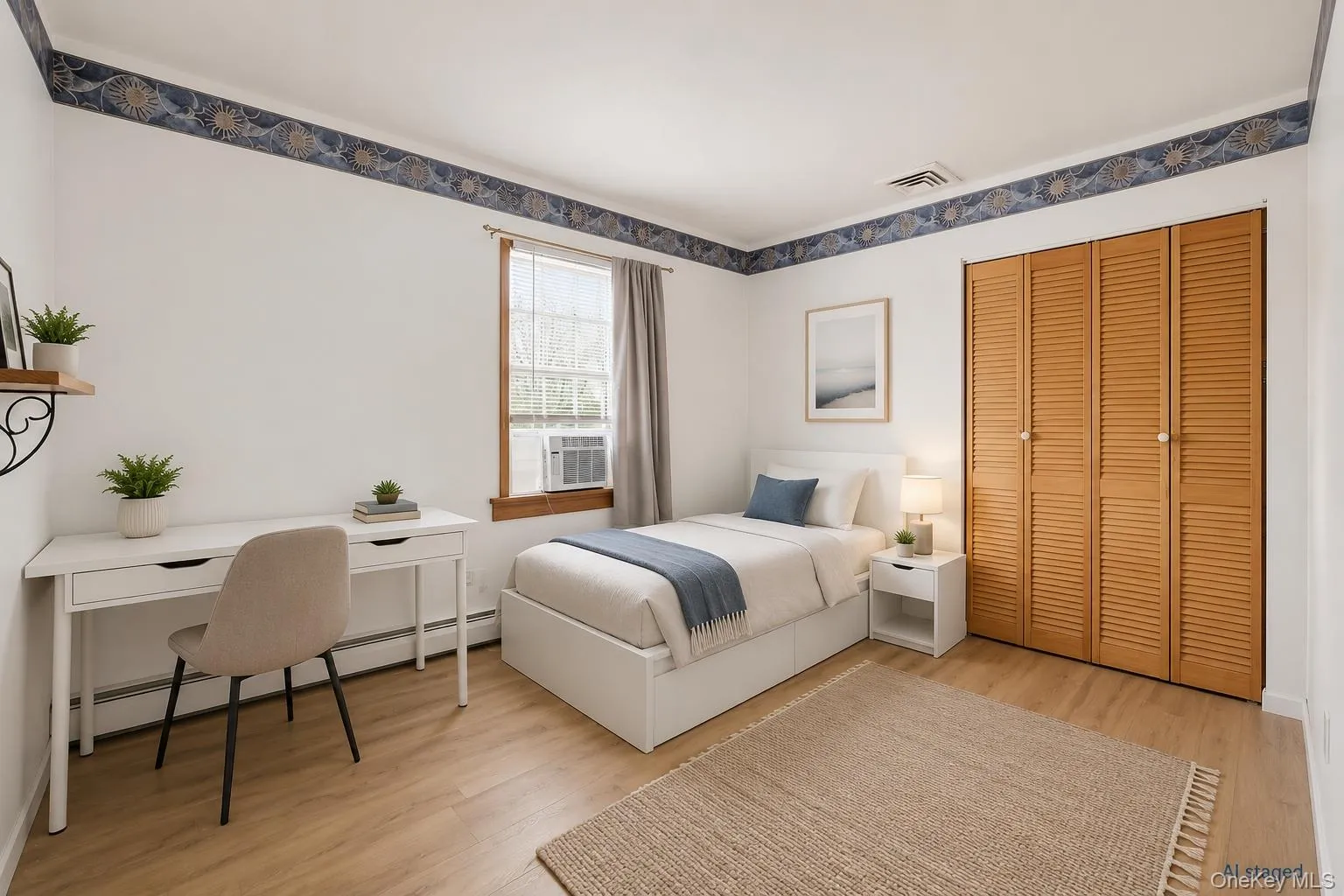 Neutral wall paint with decorative border Neutral wall paint with decorative border