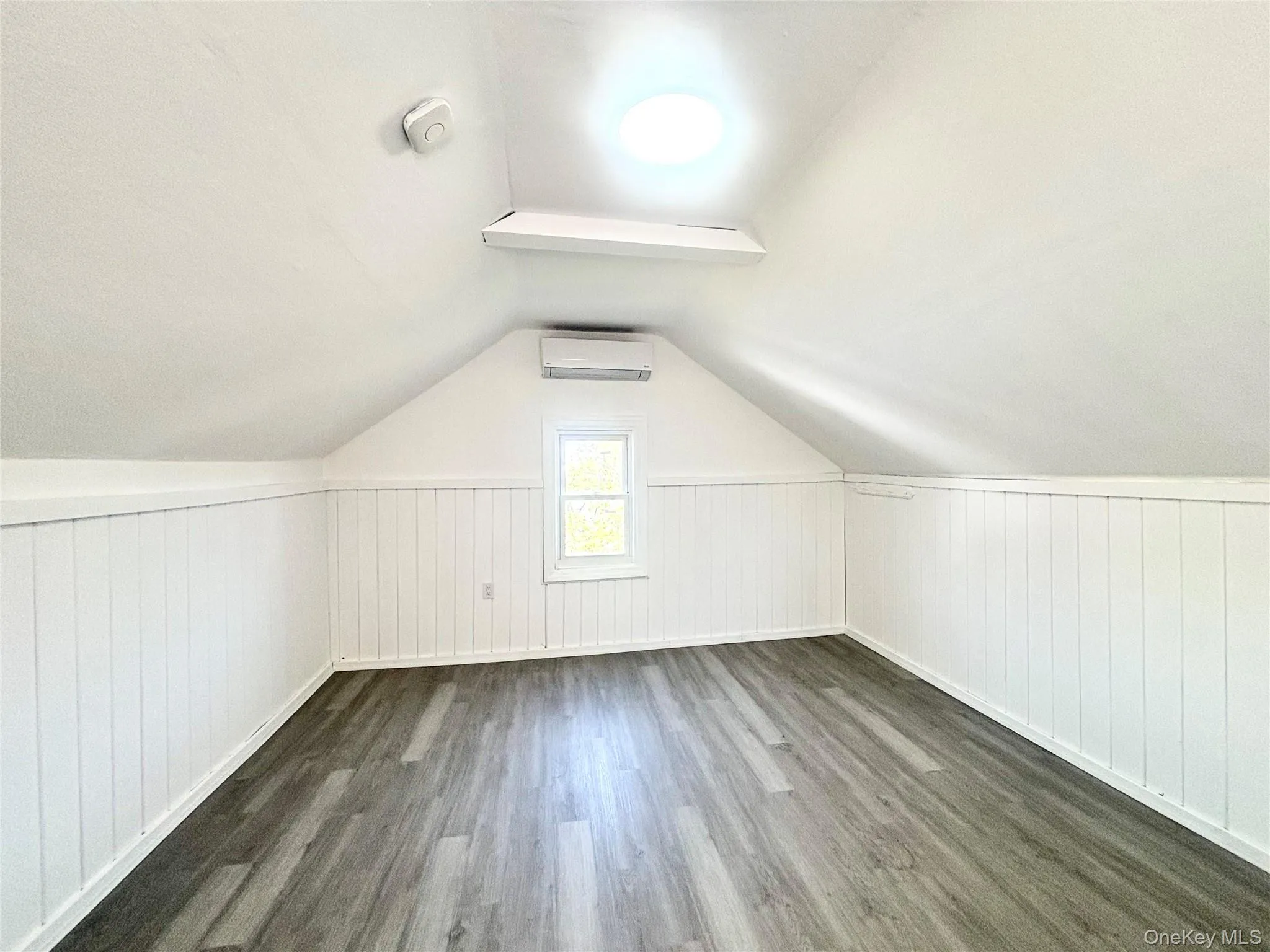 Large room with storage space. Large room with storage space.