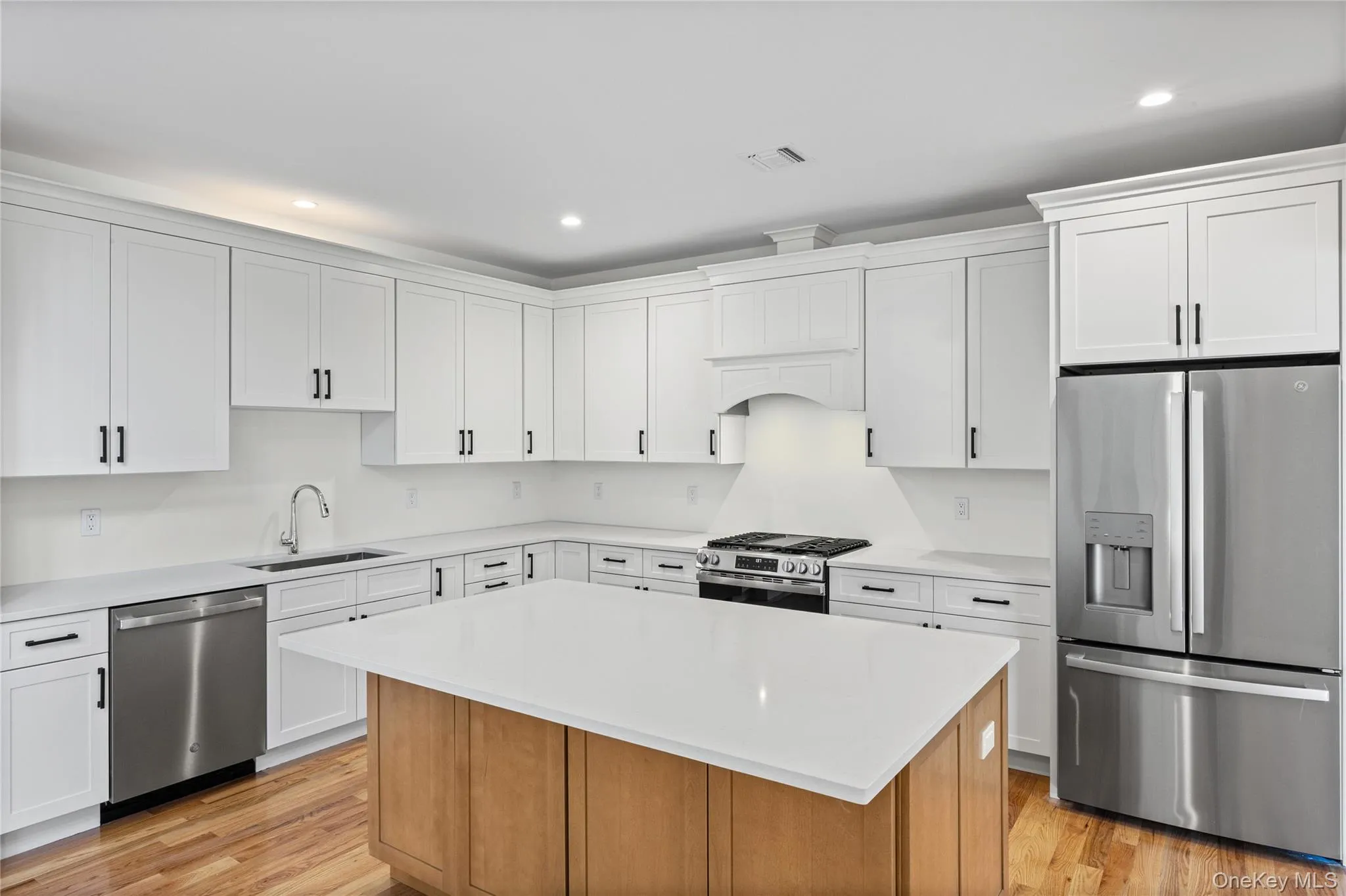 7 Jersey Avenue, Brookhaven, NY, 4 Bedrooms Bedrooms, 7 Rooms Rooms,2 BathroomsBathrooms,Residential,For Rent,Jersey,0,990098 7 Jersey Avenue, Brookhaven, NY, 4 Bedrooms Bedrooms, 7 Rooms Rooms,2 BathroomsBathrooms,Residential,For Rent,Jersey,0,990098