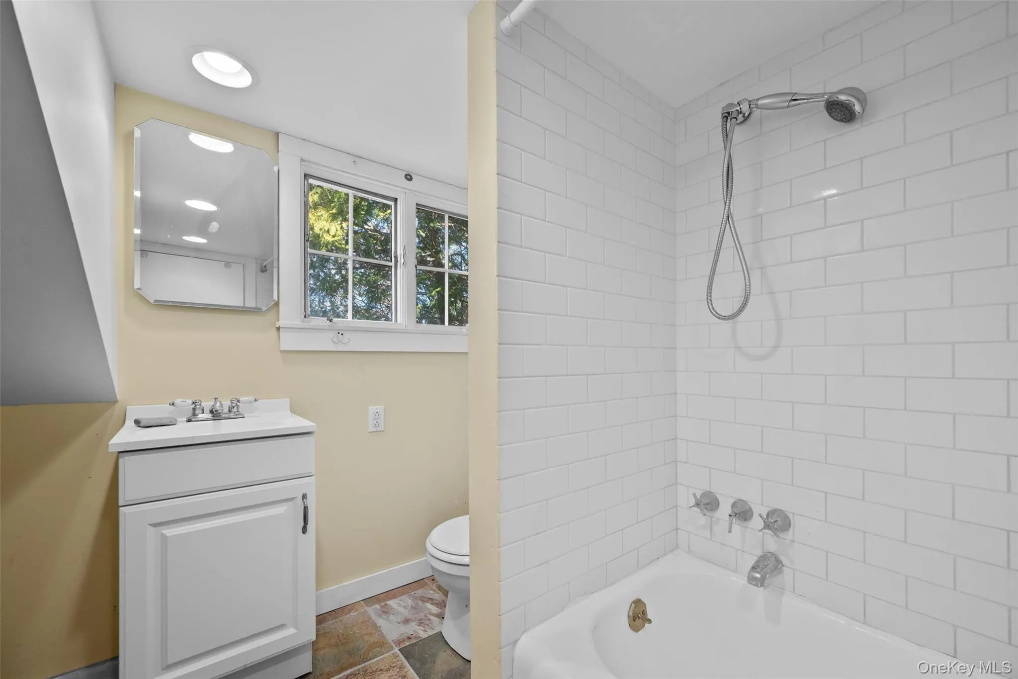 75 Old Minisink Trail, Goshen, NY, 6 Bedrooms Bedrooms, 12 Rooms Rooms,4 BathroomsBathrooms,Residential,For Rent,Old Minisink,0,990104 75 Old Minisink Trail, Goshen, NY, 6 Bedrooms Bedrooms, 12 Rooms Rooms,4 BathroomsBathrooms,Residential,For Rent,Old Minisink,0,990104