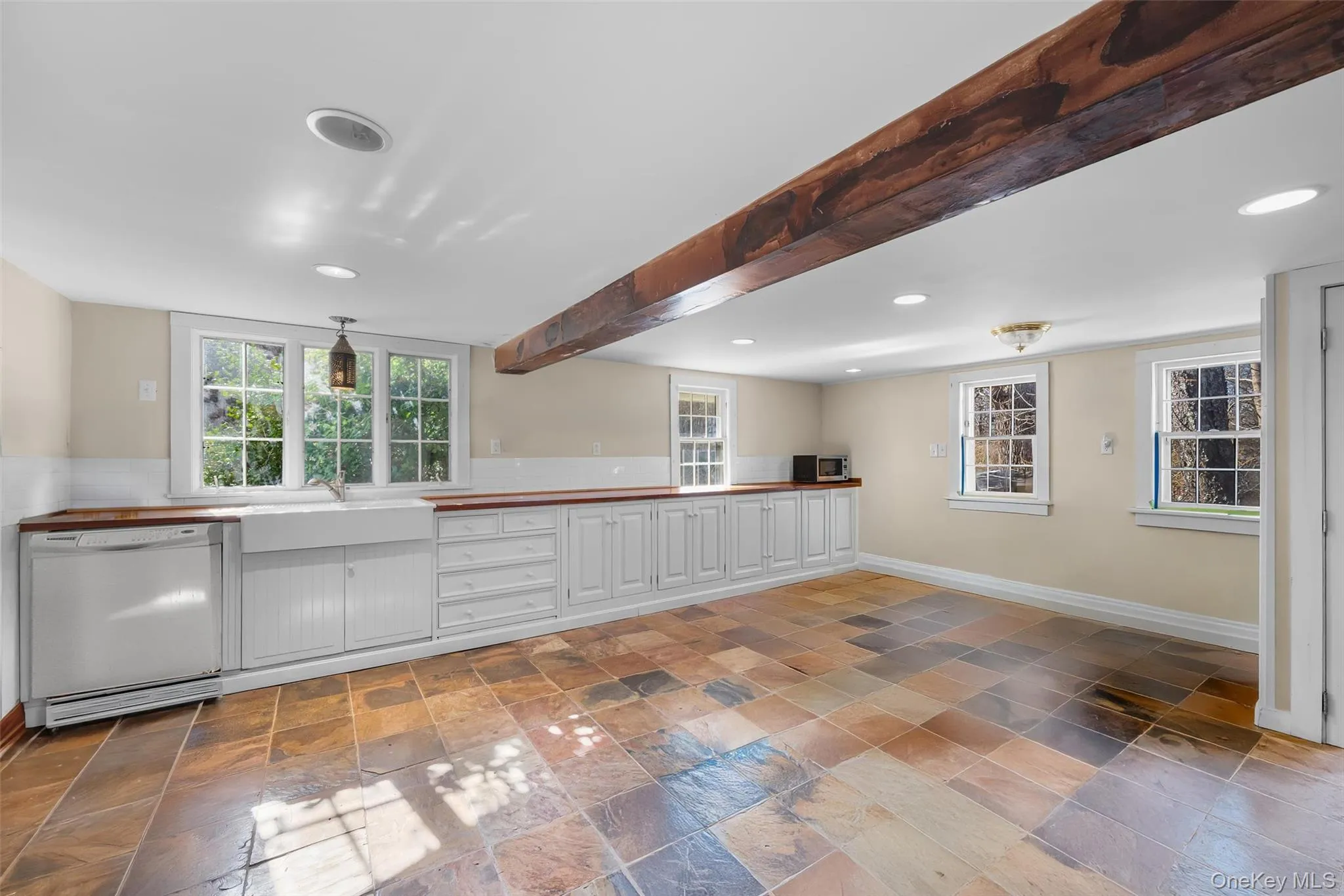 75 Old Minisink Trail, Goshen, NY, 6 Bedrooms Bedrooms, 12 Rooms Rooms,4 BathroomsBathrooms,Residential,For Rent,Old Minisink,0,990104 75 Old Minisink Trail, Goshen, NY, 6 Bedrooms Bedrooms, 12 Rooms Rooms,4 BathroomsBathrooms,Residential,For Rent,Old Minisink,0,990104