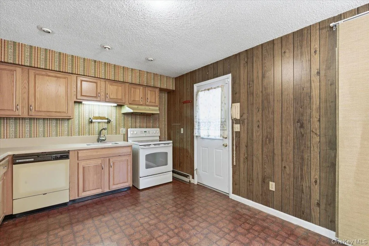 125 Reme Road, Lexington, NY, 3 Bedrooms Bedrooms, 10 Rooms Rooms,1 BathroomBathrooms,Residential,For Rent,Reme,0,990123 125 Reme Road, Lexington, NY, 3 Bedrooms Bedrooms, 10 Rooms Rooms,1 BathroomBathrooms,Residential,For Rent,Reme,0,990123