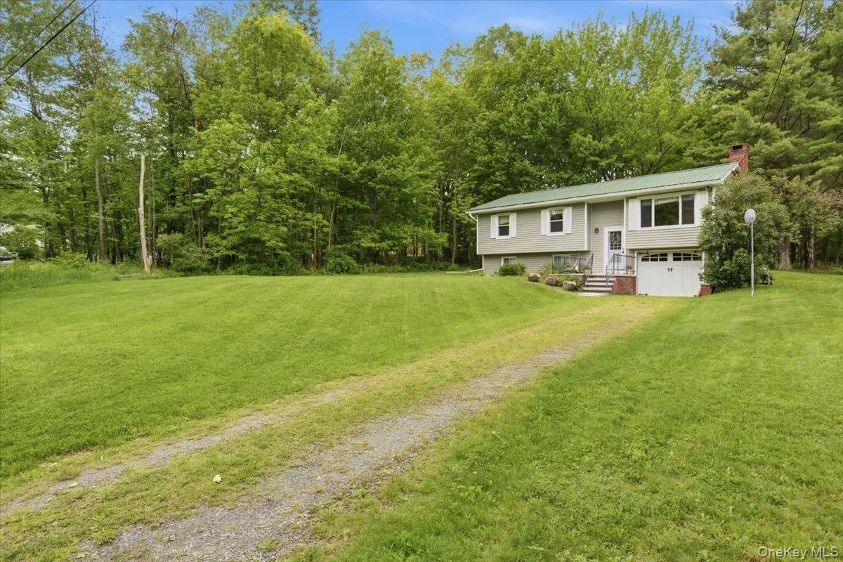 125 Reme Road, Lexington, NY, 3 Bedrooms Bedrooms, 10 Rooms Rooms,1 BathroomBathrooms,Residential,For Rent,Reme,0,990123 125 Reme Road, Lexington, NY, 3 Bedrooms Bedrooms, 10 Rooms Rooms,1 BathroomBathrooms,Residential,For Rent,Reme,0,990123