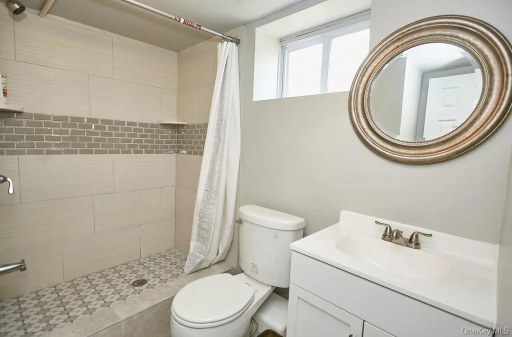 14 Redbrook Road, North Hempstead, NY, 3 Bedrooms Bedrooms, 9 Rooms Rooms,2 BathroomsBathrooms,Residential Lease,For Rent,Redbrook,0,990125 14 Redbrook Road, North Hempstead, NY, 3 Bedrooms Bedrooms, 9 Rooms Rooms,2 BathroomsBathrooms,Residential Lease,For Rent,Redbrook,0,990125