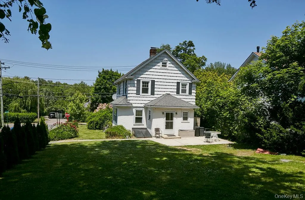 14 Redbrook Road, North Hempstead, NY, 3 Bedrooms Bedrooms, 9 Rooms Rooms,2 BathroomsBathrooms,Residential Lease,For Rent,Redbrook,0,990125 14 Redbrook Road, North Hempstead, NY, 3 Bedrooms Bedrooms, 9 Rooms Rooms,2 BathroomsBathrooms,Residential Lease,For Rent,Redbrook,0,990125