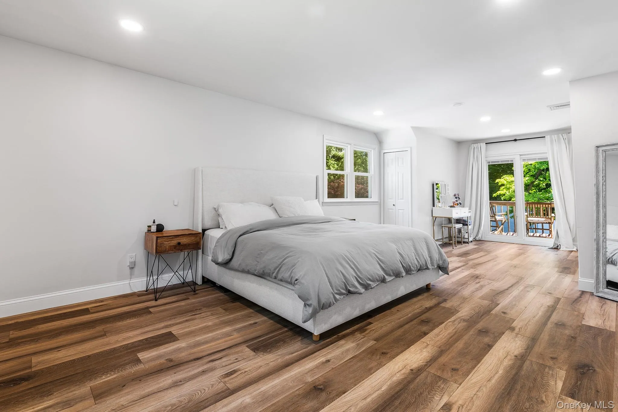 14 Edsall Avenue, Clarkstown, NY, 5 Bedrooms Bedrooms, 8 Rooms Rooms,2 BathroomsBathrooms,Residential,For Rent,Edsall,0,990139 14 Edsall Avenue, Clarkstown, NY, 5 Bedrooms Bedrooms, 8 Rooms Rooms,2 BathroomsBathrooms,Residential,For Rent,Edsall,0,990139